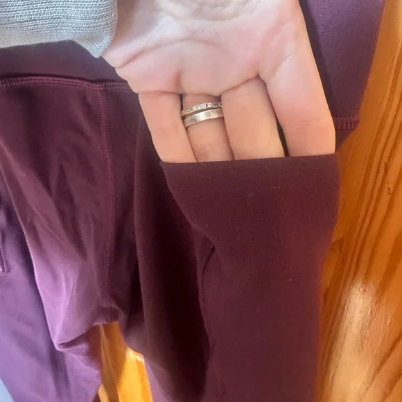 Athleta Transcend Stash High Rise Legging Small Burgundy Maroon Spiced Cabernet - Picture 6 of 9